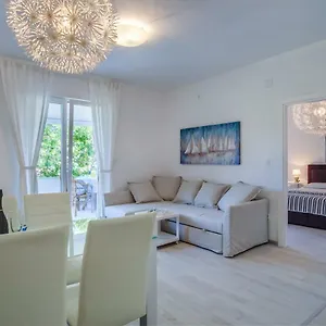 cuore-di-milka-apartments.primorje-gorskikotar.com/